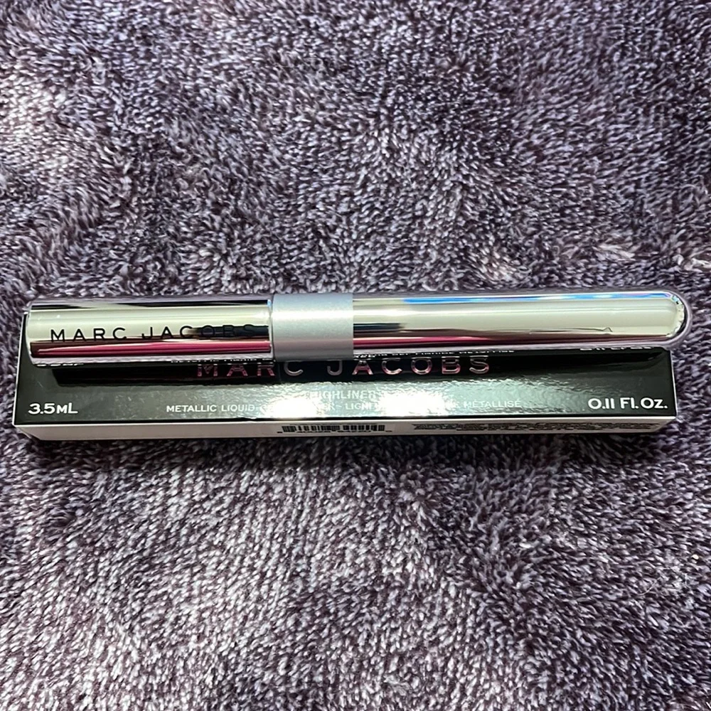 Marc Jacobs 34 Silver Lining Highliner